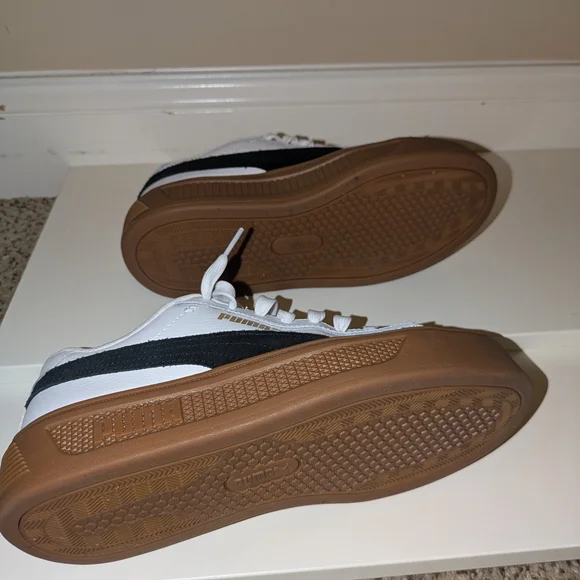Puma White and Brown Sneakers - Picture 6 of 7